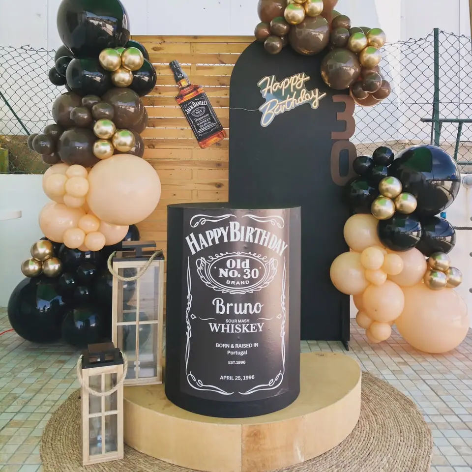 Um brinde — Aniversário surpresa do Bruno